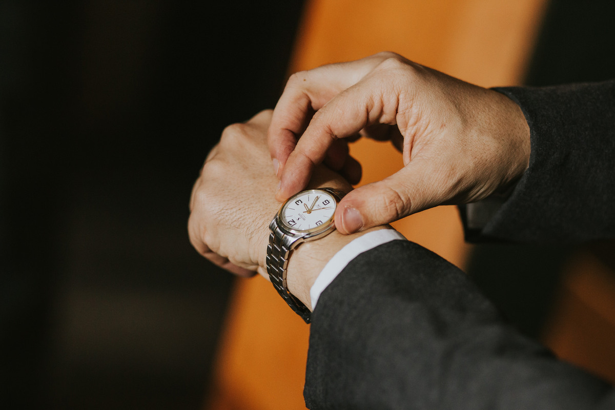 acertando o relógio dia do noivo casamento Sítio São Jorge Buffet e Eventos