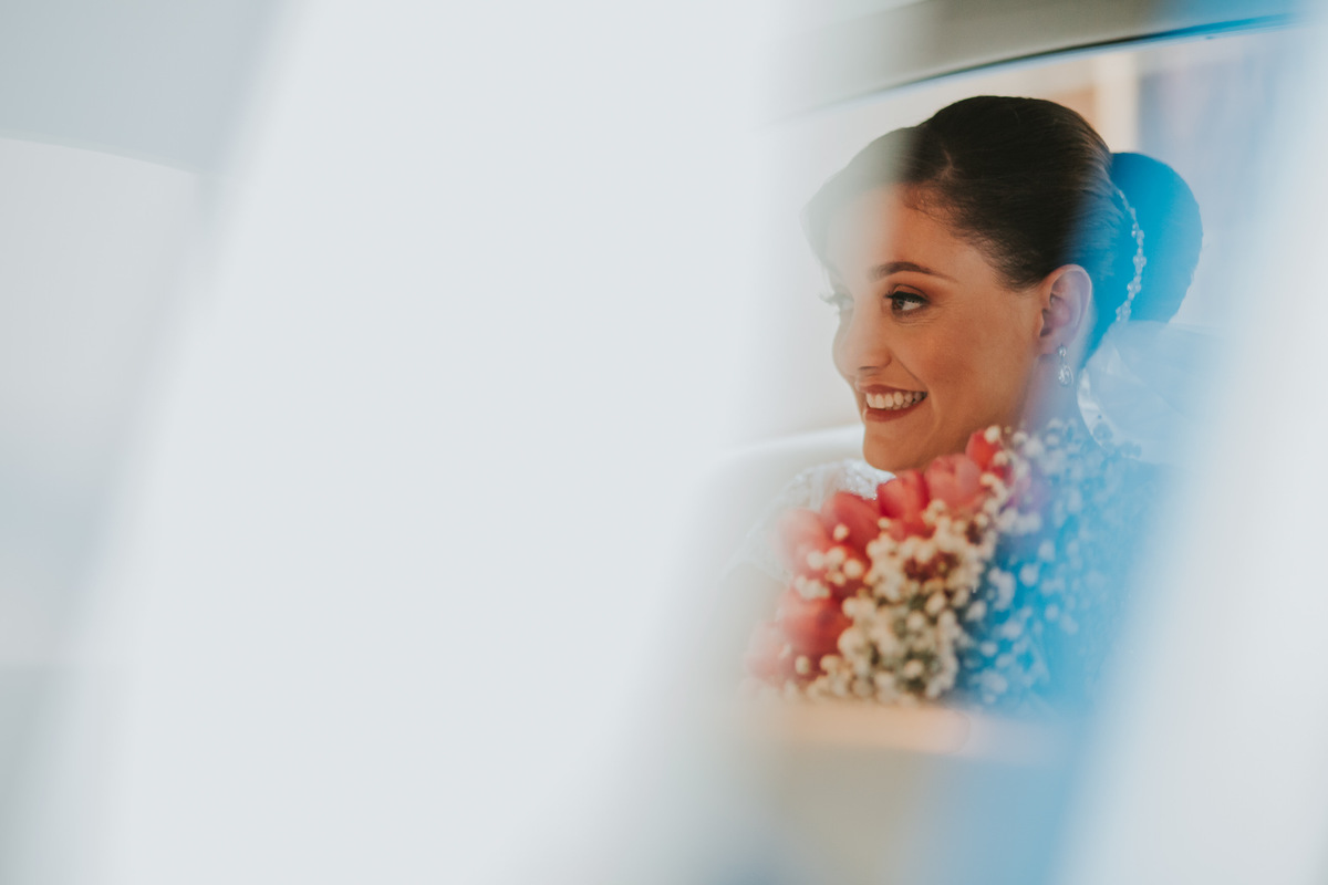 noiva no carro casamento Sítio São Jorge Buffet e Eventos