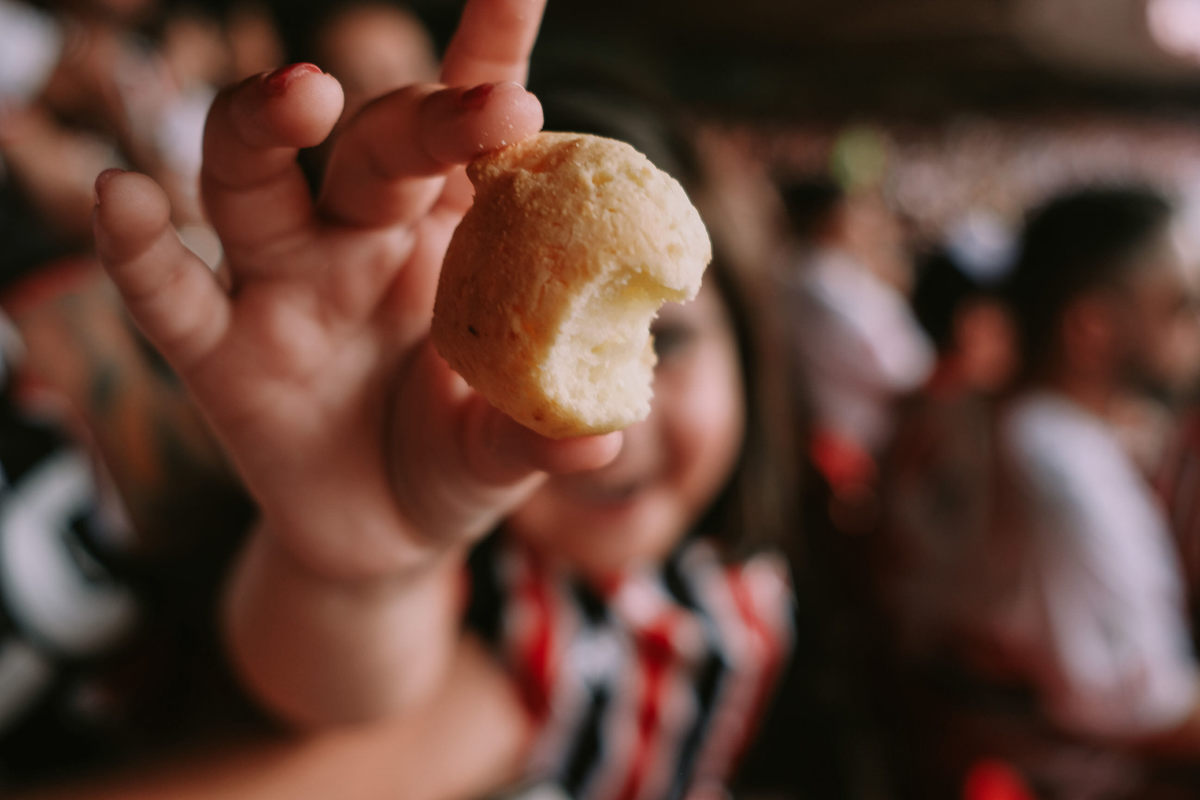 Ela ama pão de queijo Ensaio família Martins Estádio do Morumbi