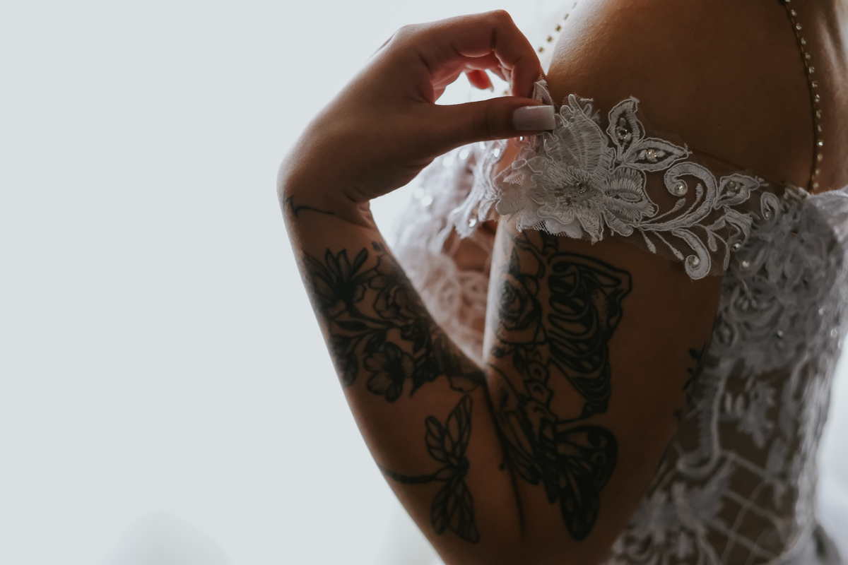 alça do vestido dia da noiva Cleide Kayo  casamento Millena e Esthevan