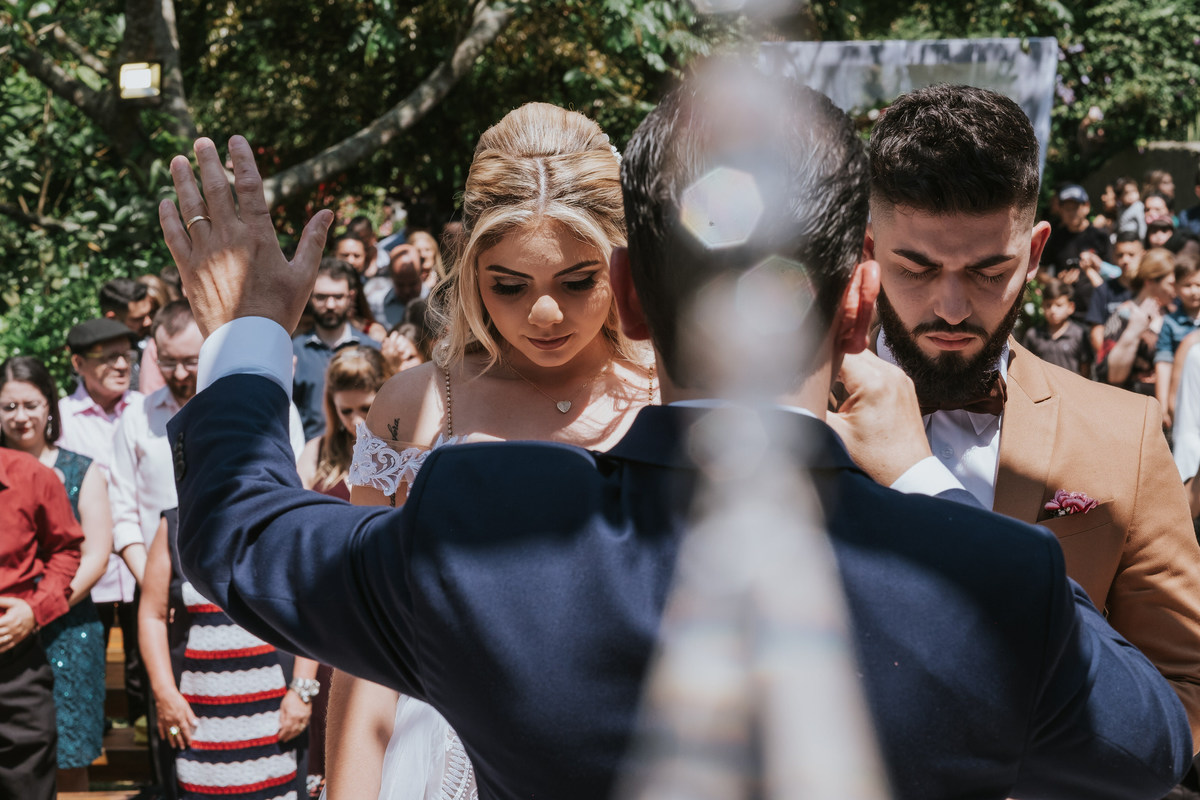 oração com os noivos  Espaço Verde casamento Millena e Esthevan