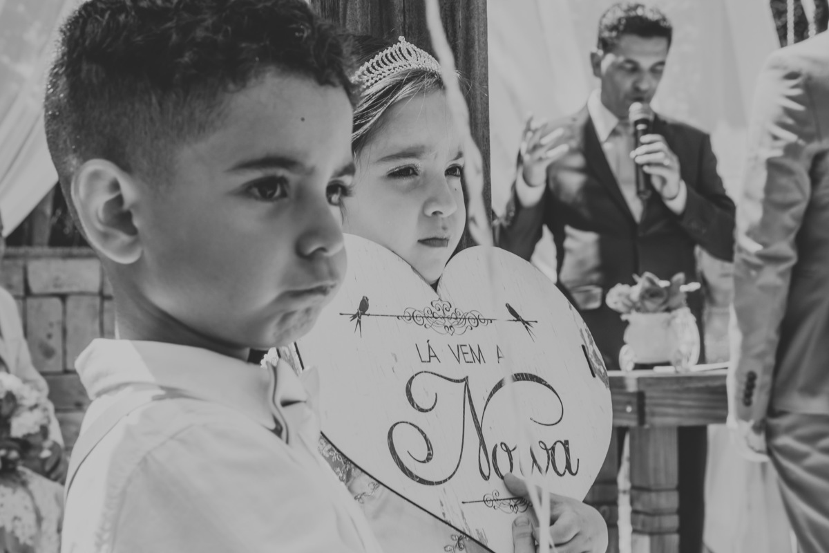 irmão e pajen emburrado pq a irmã esta se casando  Espaço Verde casamento Millena e Esthevan