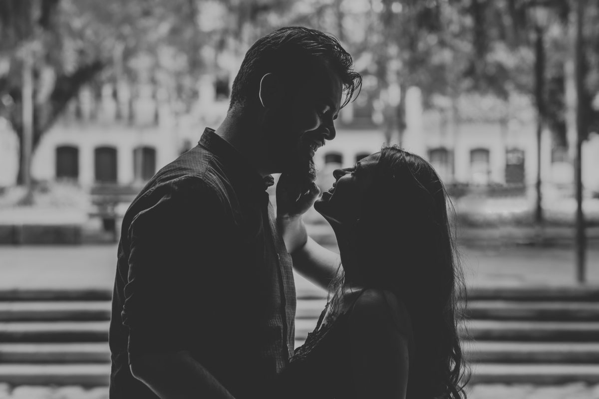 ensaio Juliane e Paulo Paraty RJ centro histórico porta igreja