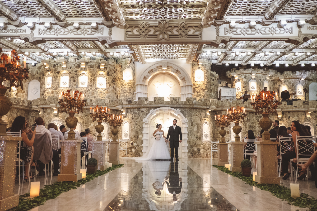 saída dos noivos Monte Castelo Eventos