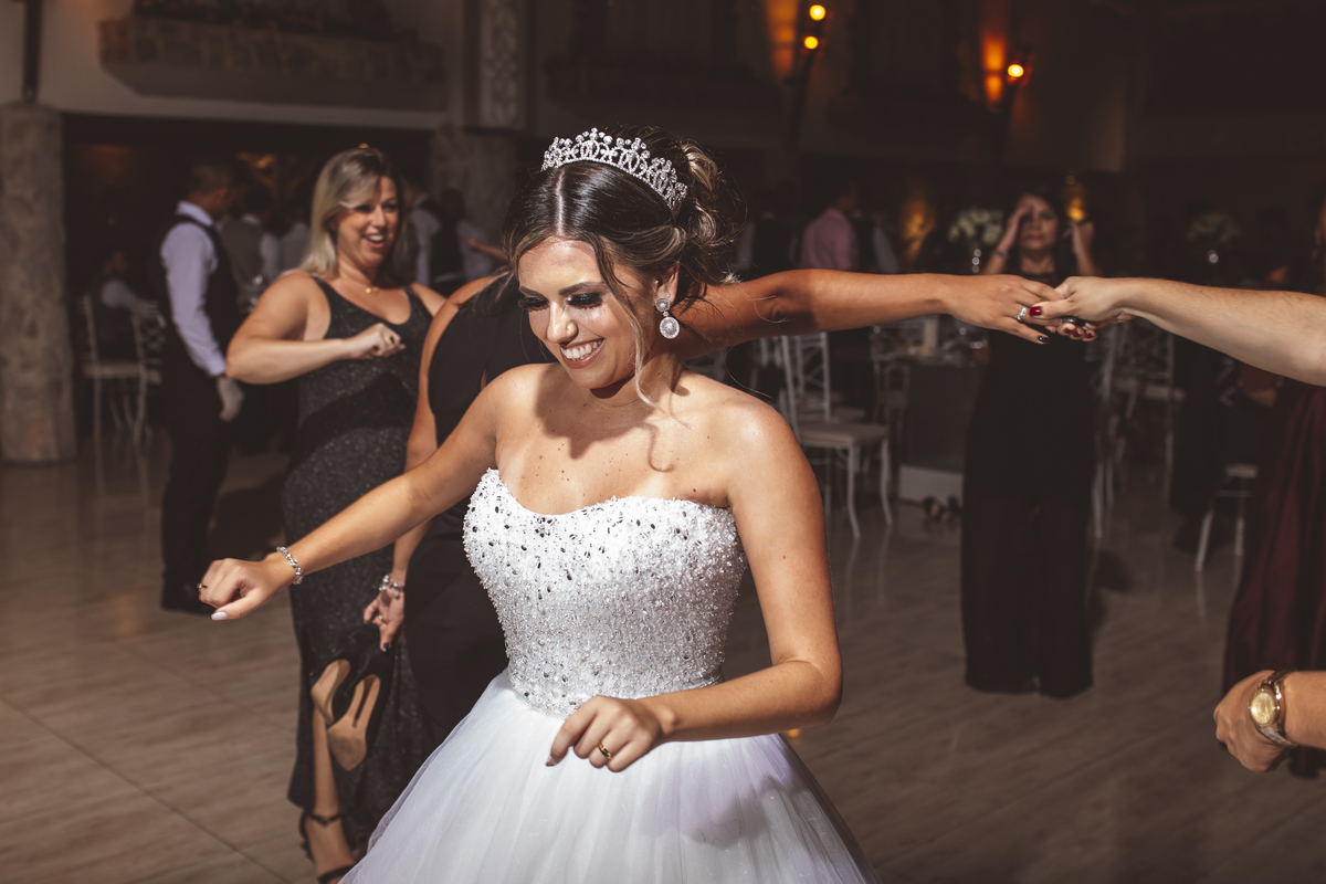 noiva dançando Monte Castelo Eventos