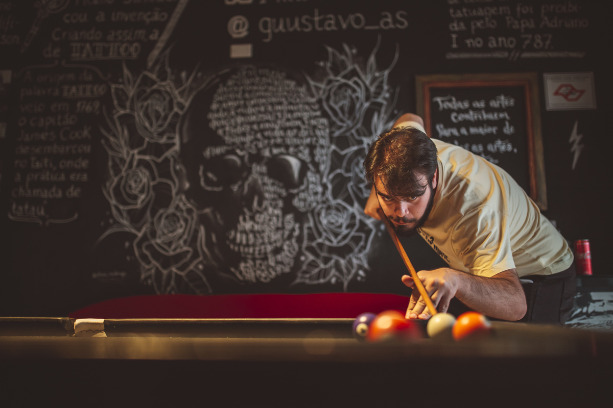 Dia do noivo barbearia Slim noivo na sinuca