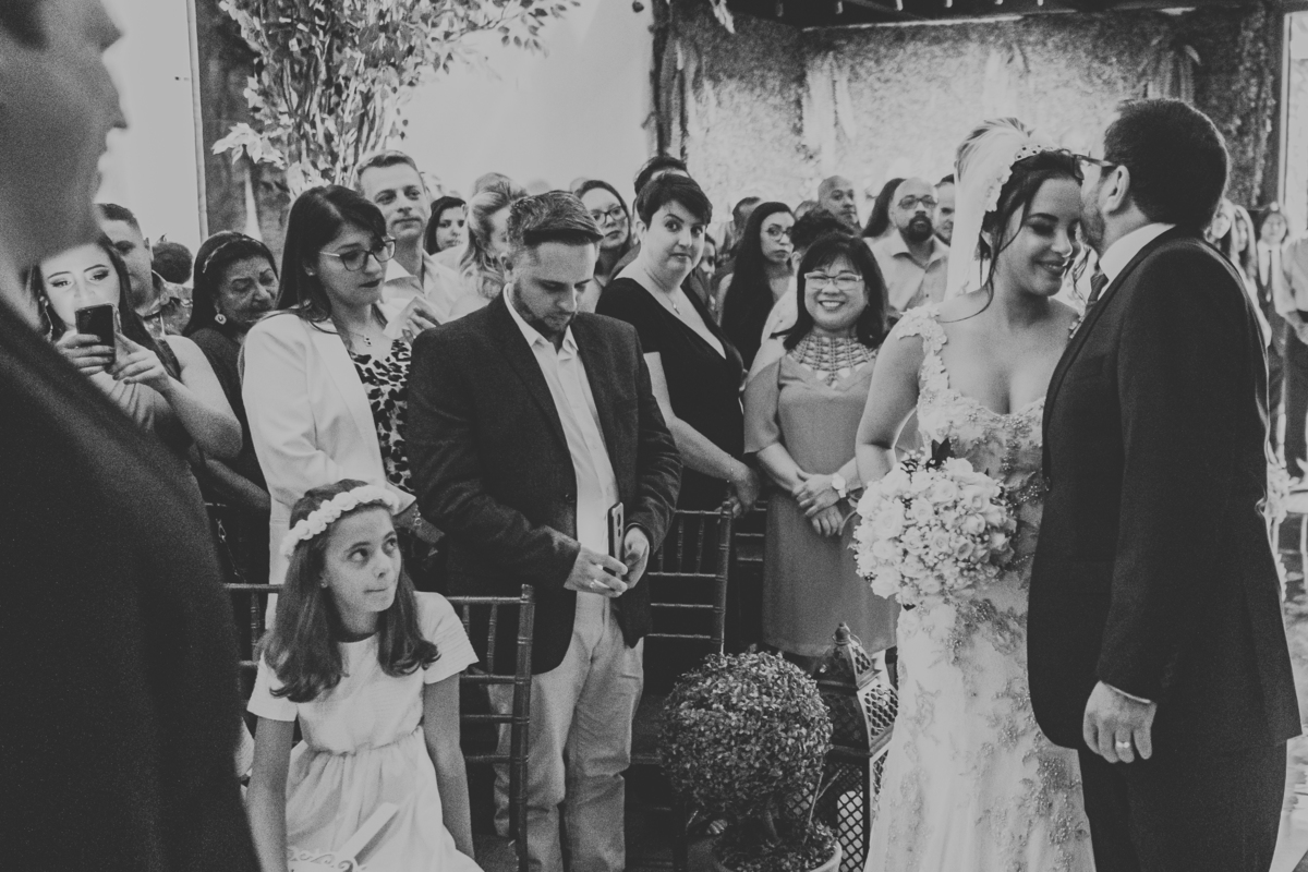 pai da noiva beijando a noiva c