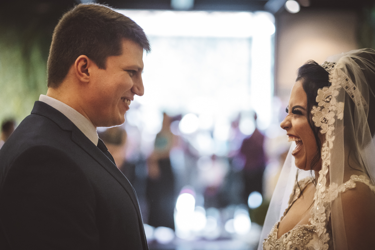 noivos felizes Napoleão Buffet São Bernardo do Campo