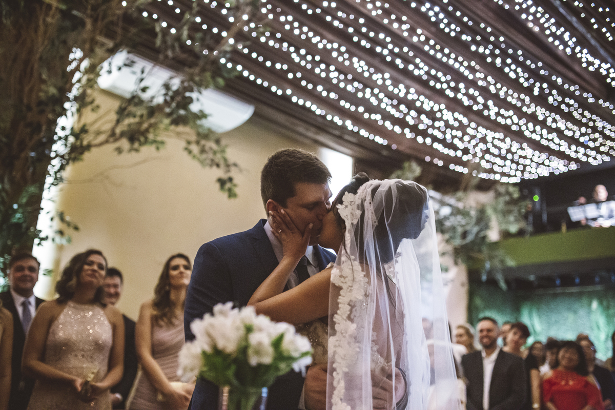 beijo dos noivos Napoleão Buffet São Bernardo do Campo