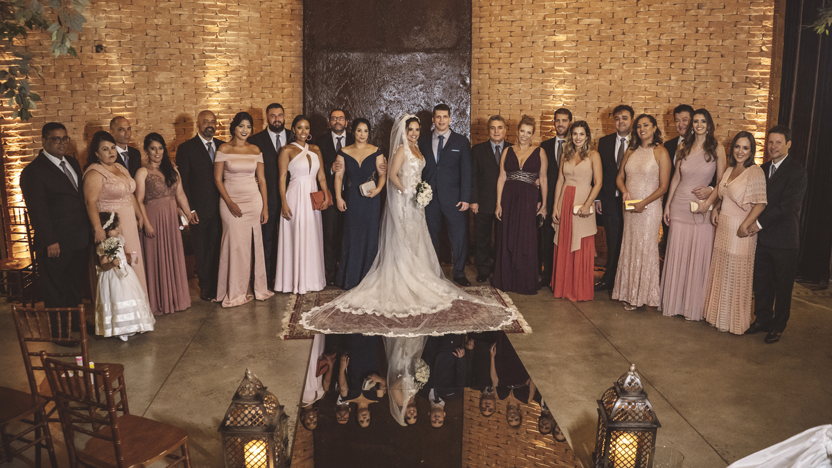 noivos com padrinhos Napoleão Buffet São Bernardo 