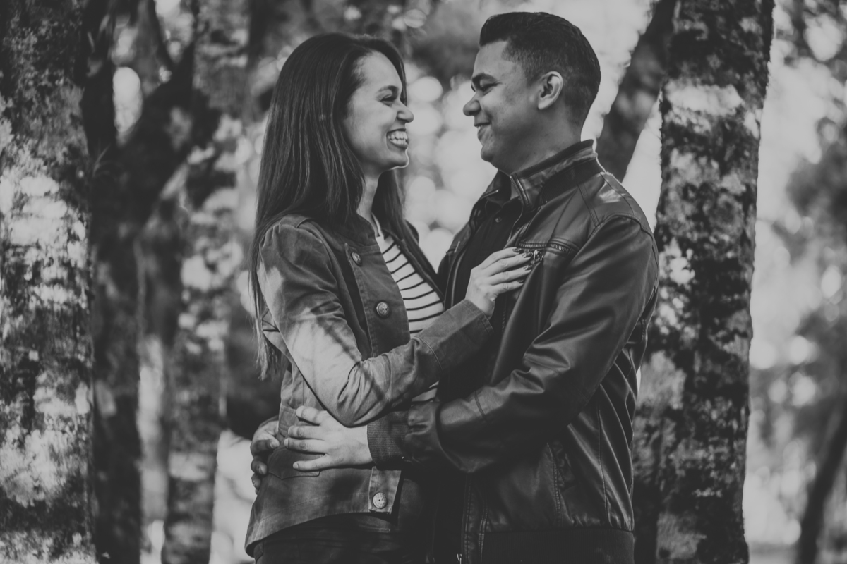 Ensaio Thuany e Jilvan Campos do Jordão casal abraçado