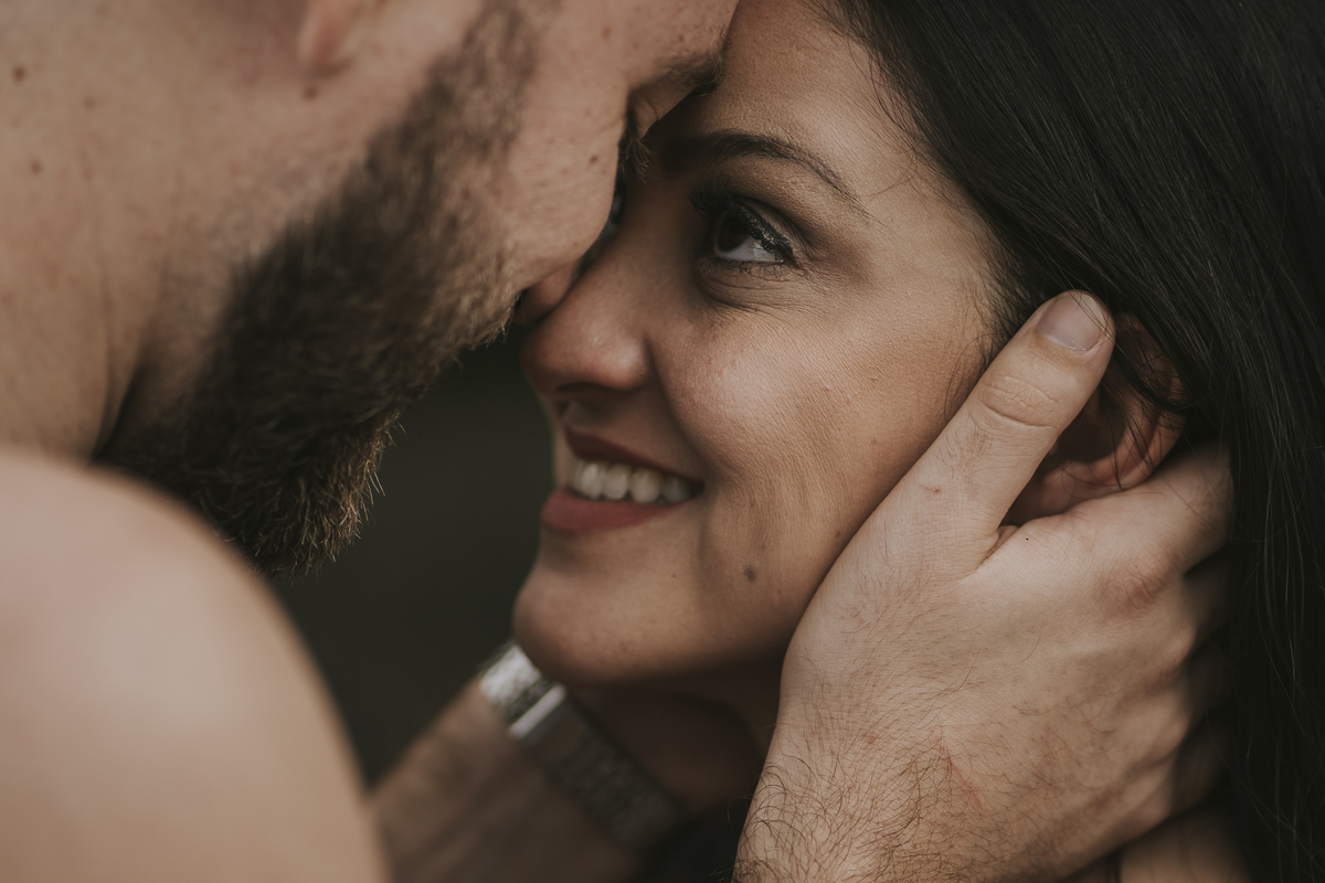 Ensaio pré casamento Bruna e Diego praia das conchas guarujá - sp,  pre-wedding troca de olhares