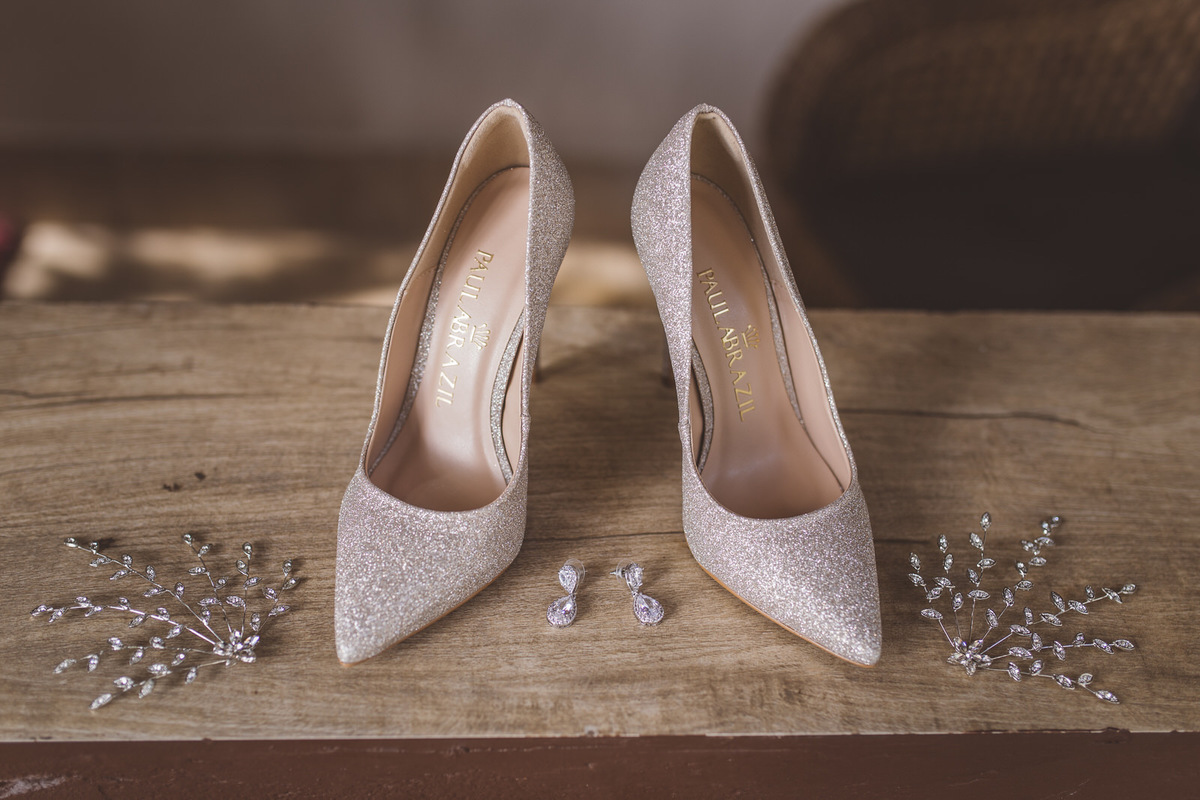 sapato da noiva e acessórios casamento Jiuvan e Thuany Recanto Santa Rita