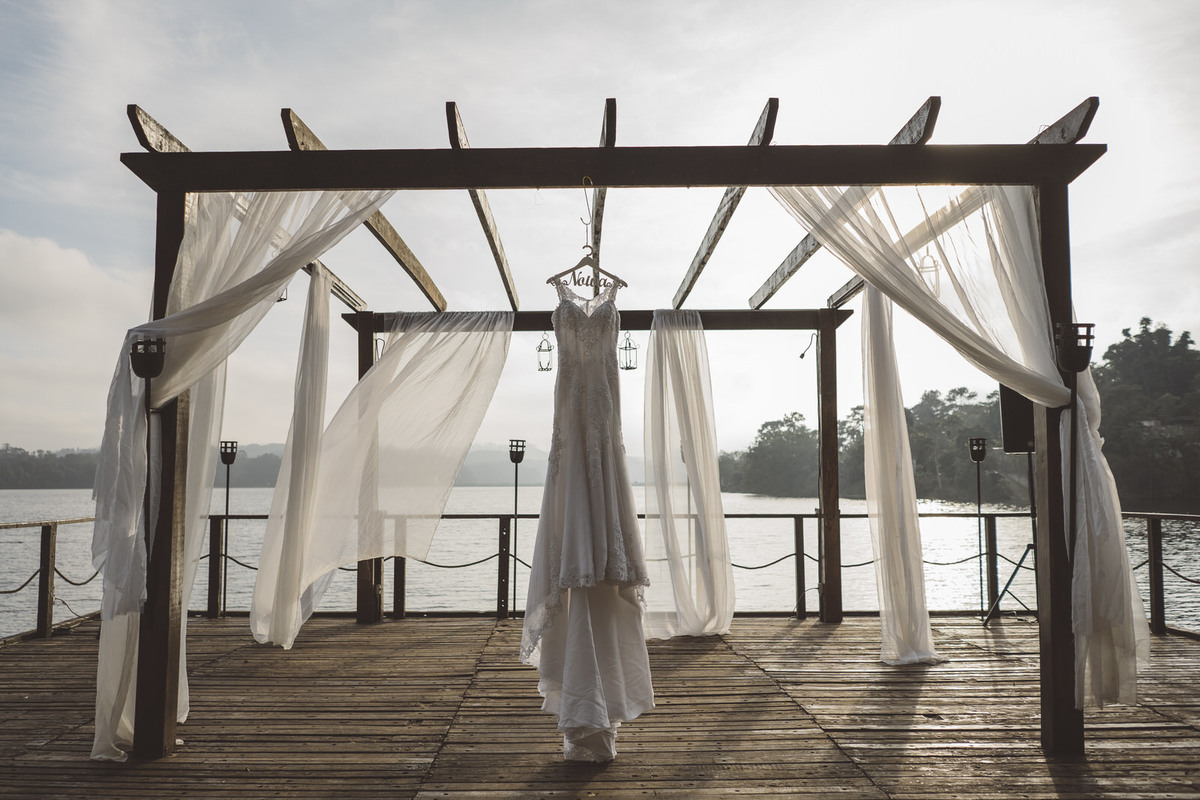 vestido da noiva casamento Jiuvan e Thuany Recanto Santa Rita