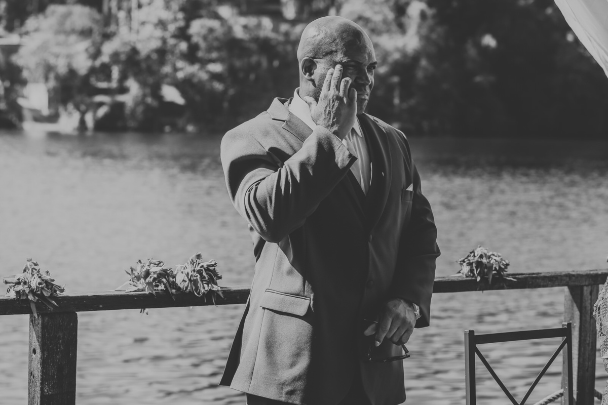 pai emocionado casamento Jiuvan e Thuany Recanto Santa Rita