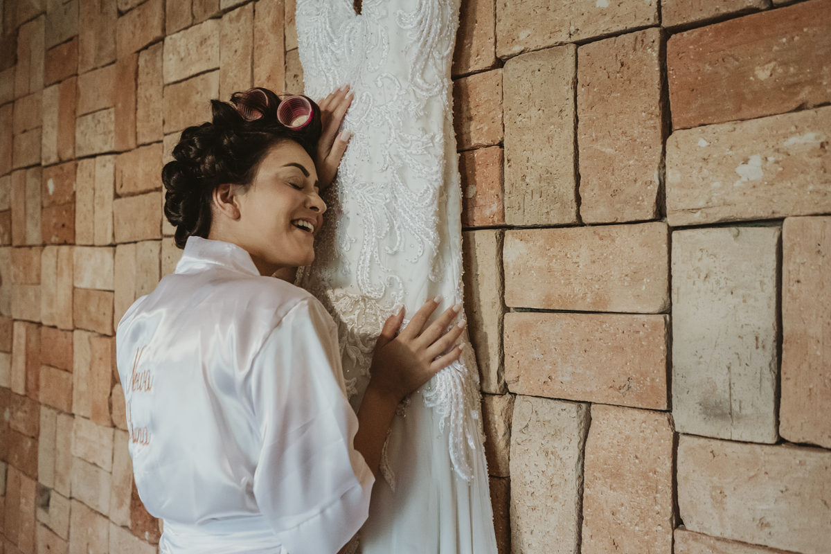 noiva com o vestido Casamento Espaço Vista verde