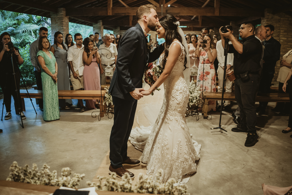 recebendo a noiva Casamento Espaço Vista Verde