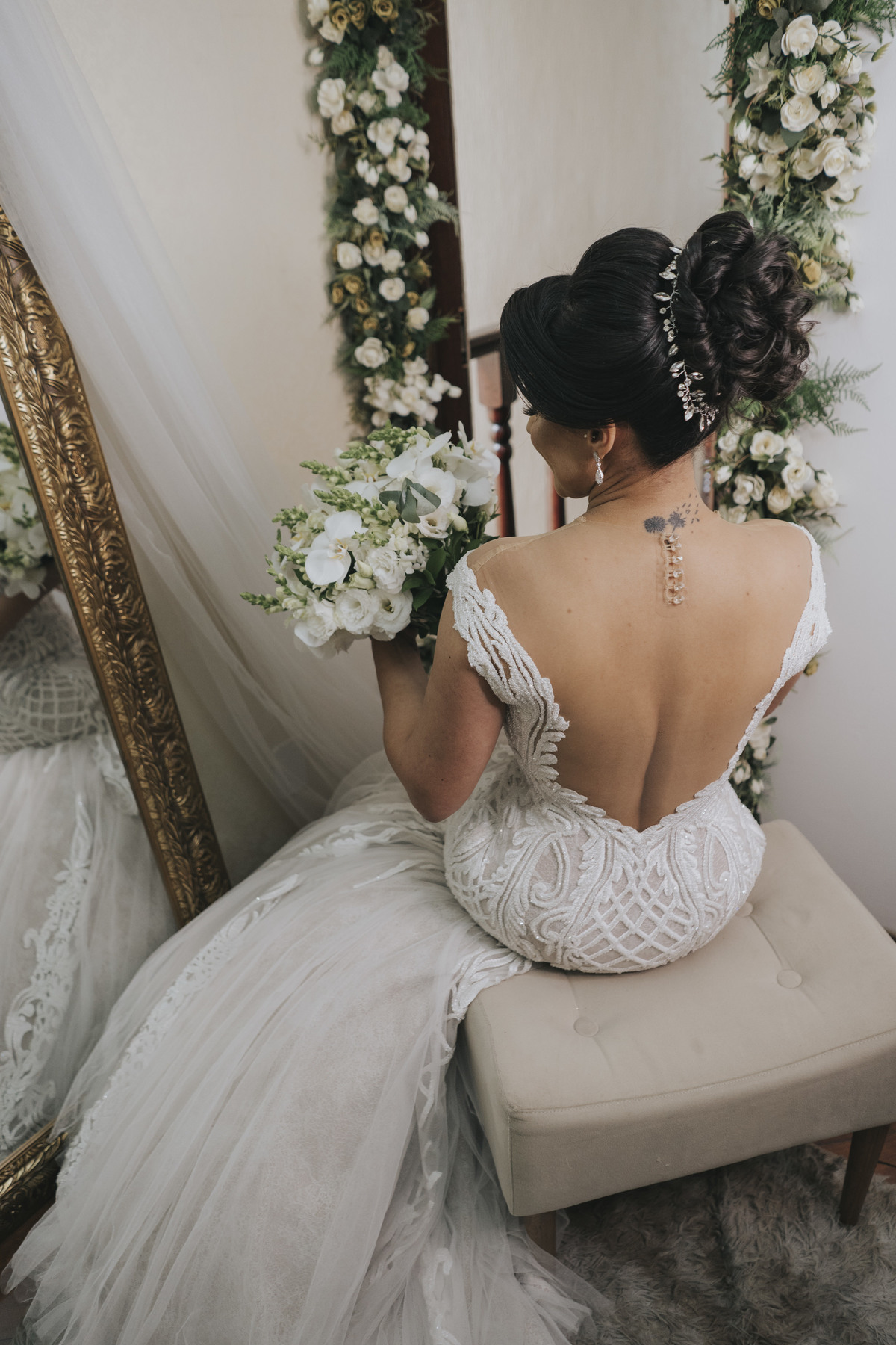 dia da noiva Elisangela Montebello, vestido Atelier Carmelita bouquet 