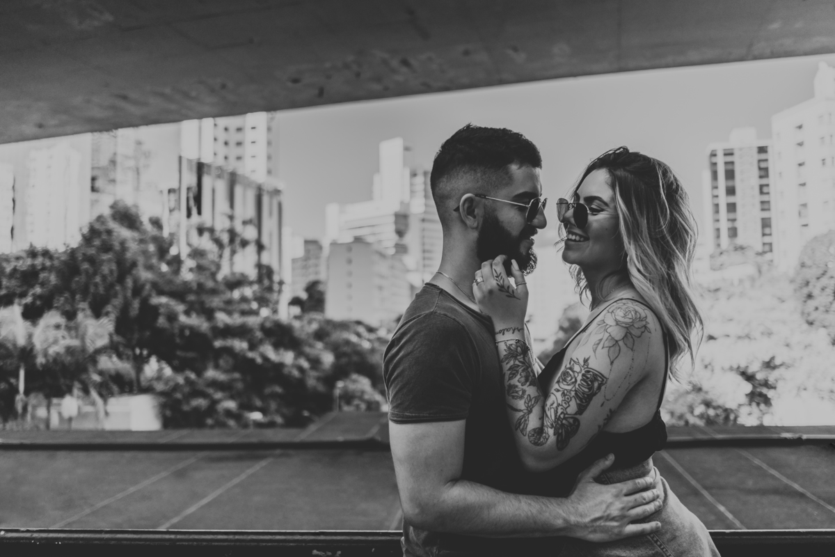 Ensaio fotográfico urbano, Av. Paulista, casal cool, casal style, casal tatto, tatto, fotos, urbano