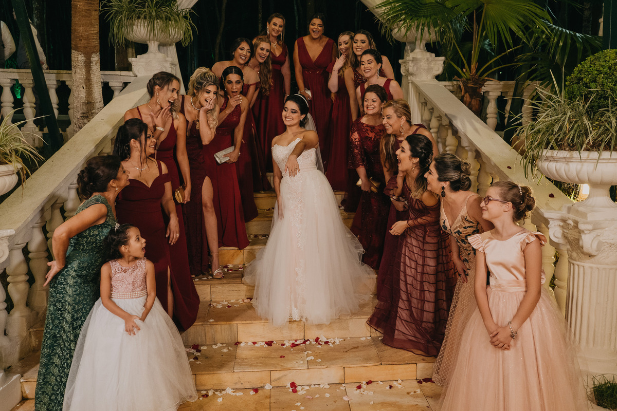 noiva com a madrinhas recanto santa rita