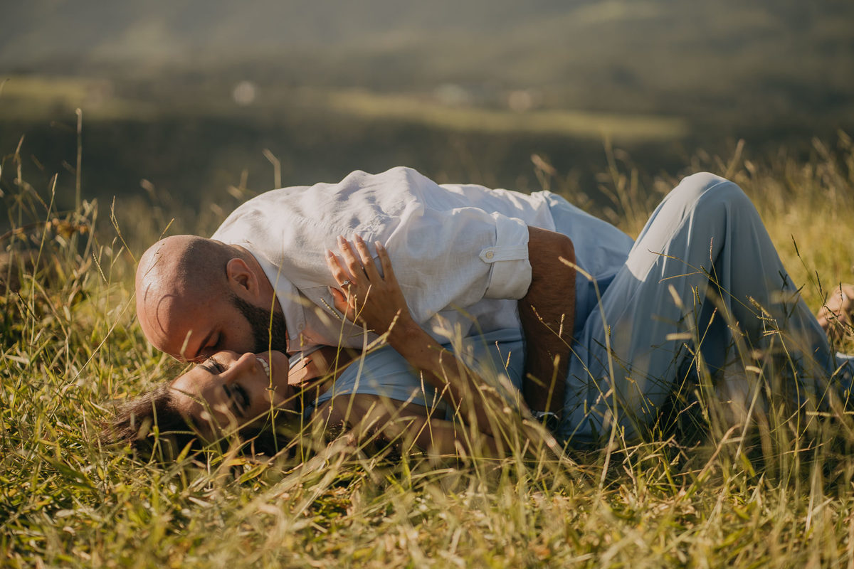 ensaio pré-wedding morro do capuava casal noivos