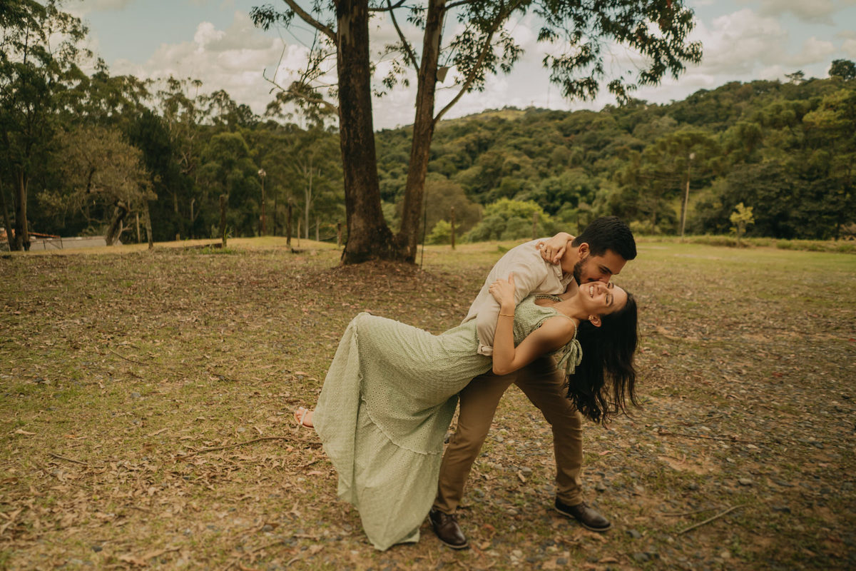 pré-wedding, ensaio de casal, ensaio fotográfico, casal, noivos, casa aventura, pré-wedding campo