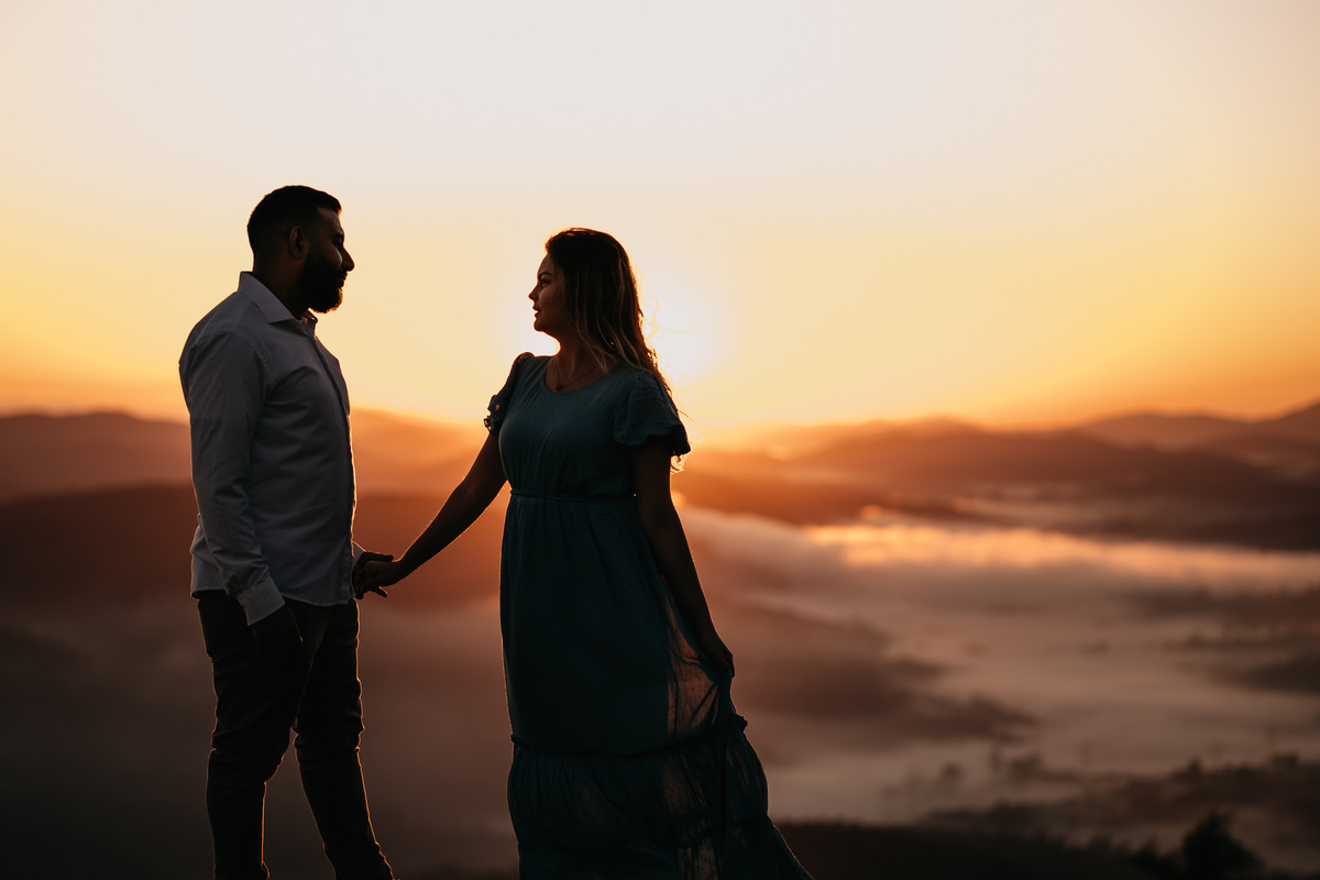 pré-wedding, ensaio fotográfico, foto de casal, fotografia de casal, montanha, foto na montanha, pre-wedding na montanha, pico do olho d'água, mairiporã, noivos