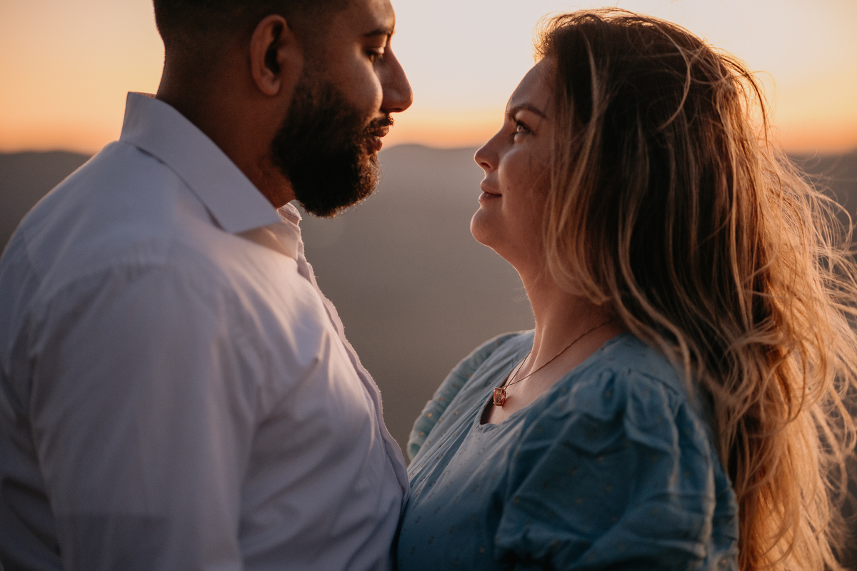 pré-wedding, ensaio fotográfico, foto de casal, fotografia de casal, montanha, foto na montanha, pre-wedding na montanha, pico do olho d'água, mairiporã, noivos