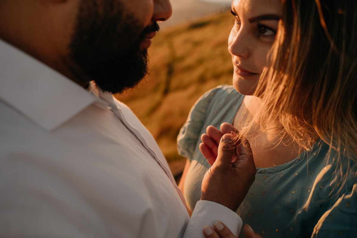 pré-wedding, ensaio fotográfico, foto de casal, fotografia de casal, montanha, foto na montanha, pre-wedding na montanha, pico do olho d'água, mairiporã, noivos
