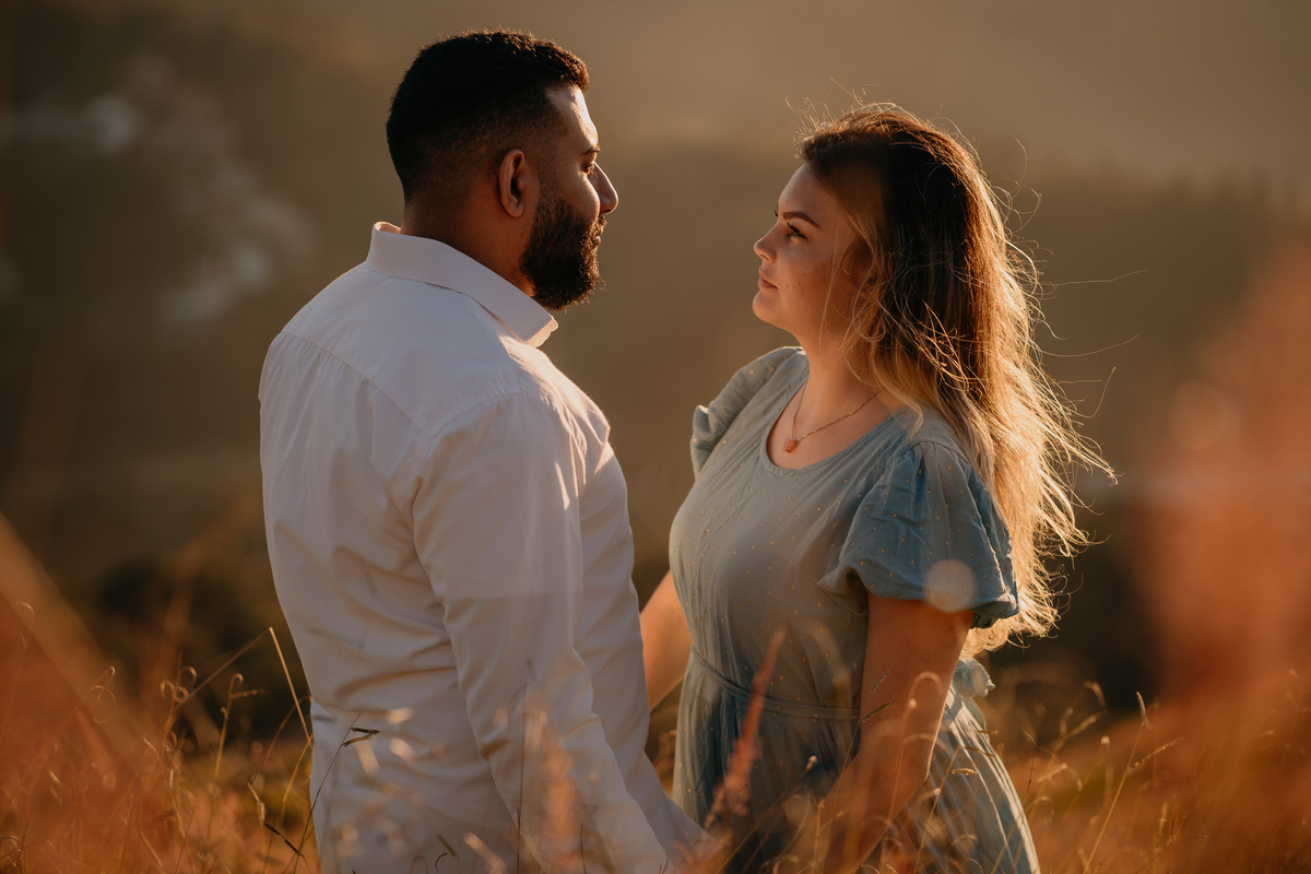 pré-wedding, ensaio fotográfico, foto de casal, fotografia de casal, montanha, foto na montanha, pre-wedding na montanha, pico do olho d'água, mairiporã, noivos