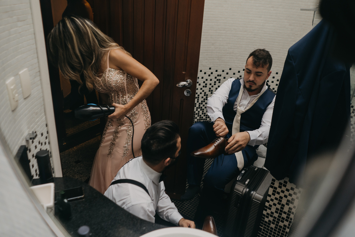 wedding, casamento, casamento no campo, campo, bride, noiva, vestido de noiva, encontro às cegas, noivo, irmão do noivo, sapato da noiva, requinte campestre, mini wedding