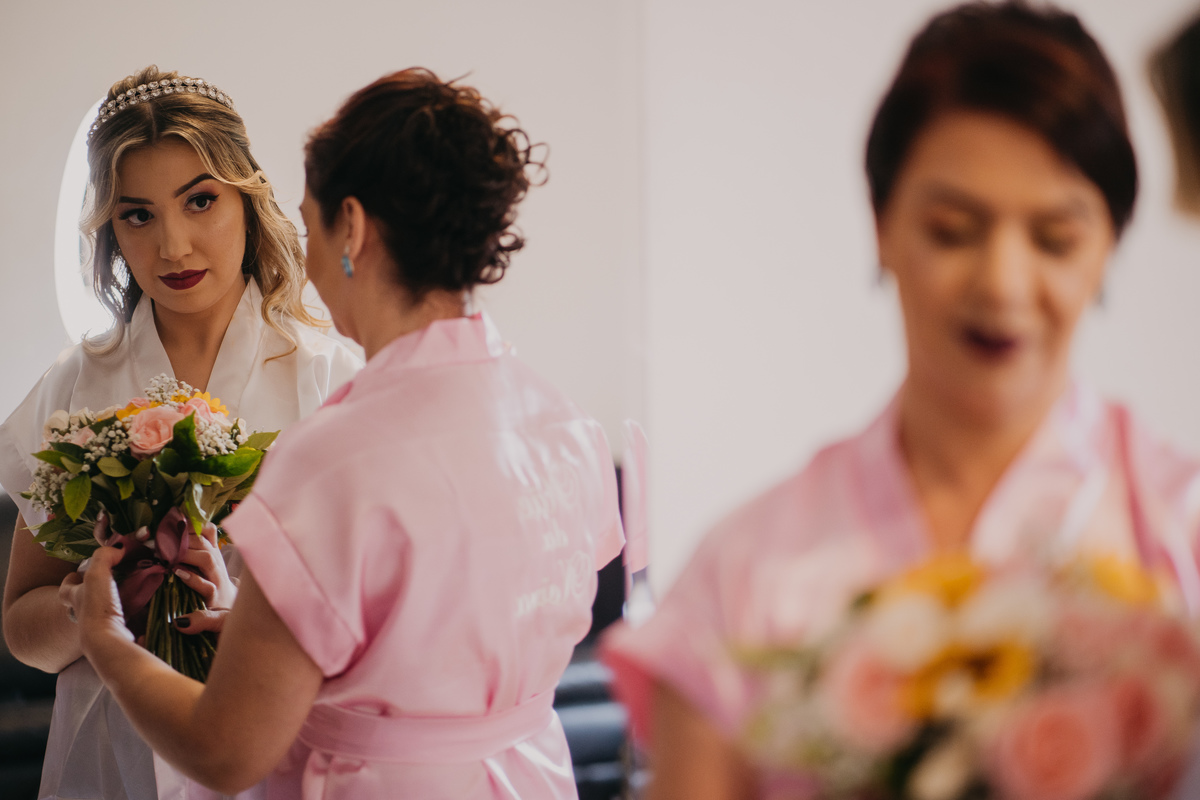 wedding, casamento, casamento no campo, campo, bride, noiva, vestido de noiva, encontro às cegas, noivo, irmão do noivo, sapato da noiva, requinte campestre, mini wedding