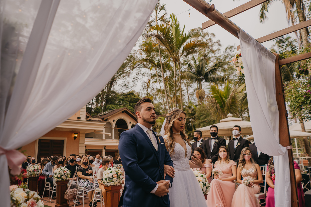 wedding, casamento, casamento no campo, campo, bride, noiva, vestido de noiva, encontro às cegas, noivo, irmão do noivo, sapato da noiva, requinte campestre, mini wedding