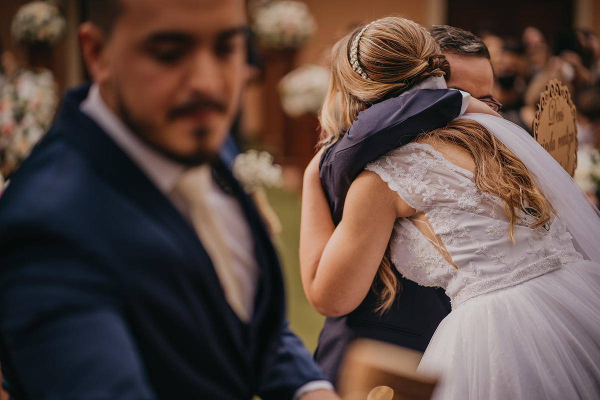 wedding, casamento, casamento no campo, campo, bride, noiva, vestido de noiva, encontro às cegas, noivo, irmão do noivo, sapato da noiva, requinte campestre, mini wedding