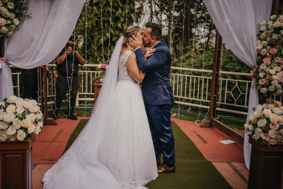 wedding, casamento, casamento no campo, campo, bride, noiva, vestido de noiva, encontro às cegas, noivo, irmão do noivo, sapato da noiva, requinte campestre, mini wedding