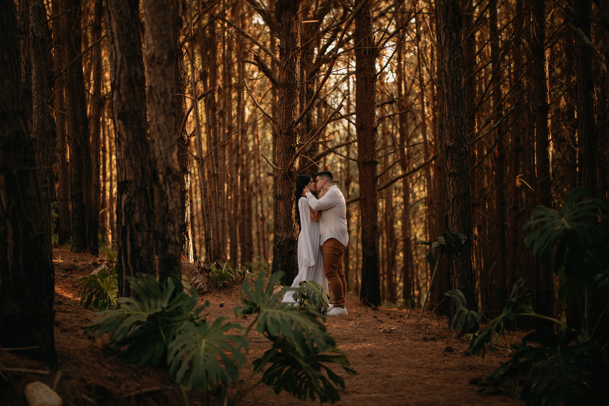 pré-wedding, ensaio fotográfico, fotos, sítio das borboletas, noiva, noivos, noivado, wedding, casamento, fotos de casal, ensaio de casal, fotos no campo, balanço, montanha