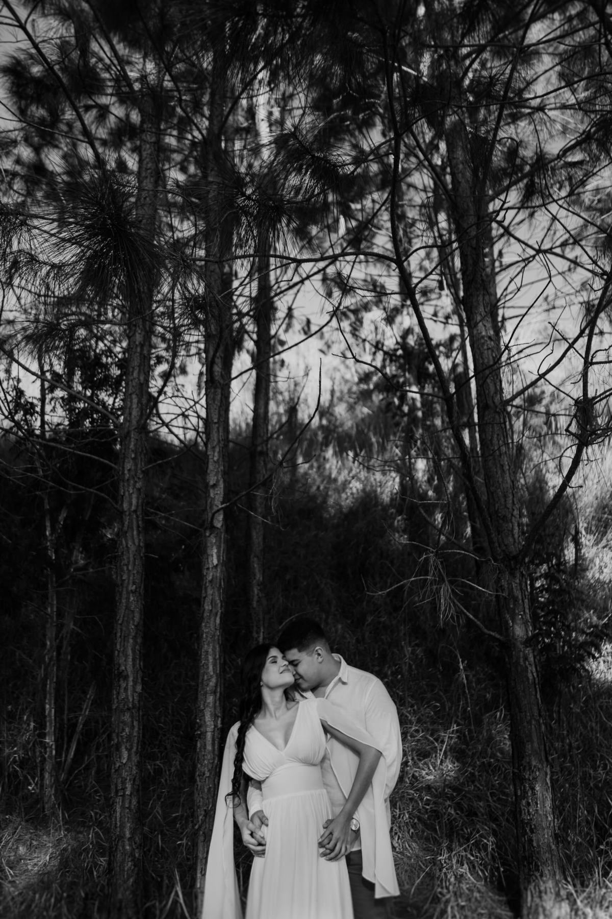 pré-wedding, ensaio fotográfico, fotos, sítio das borboletas, noiva, noivos, noivado, wedding, casamento, fotos de casal, ensaio de casal, fotos no campo, balanço, montanha