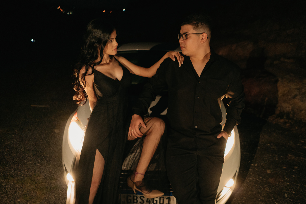 pré-wedding, ensaio fotográfico, fotos, sítio das borboletas, noiva, noivos, noivado, wedding, casamento, fotos de casal, ensaio de casal, fotos no campo, balanço, montanha