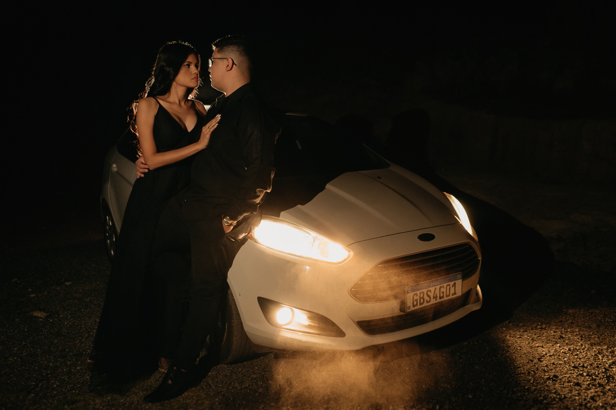 pré-wedding, ensaio fotográfico, fotos, sítio das borboletas, noiva, noivos, noivado, wedding, casamento, fotos de casal, ensaio de casal, fotos no campo, balanço, montanha