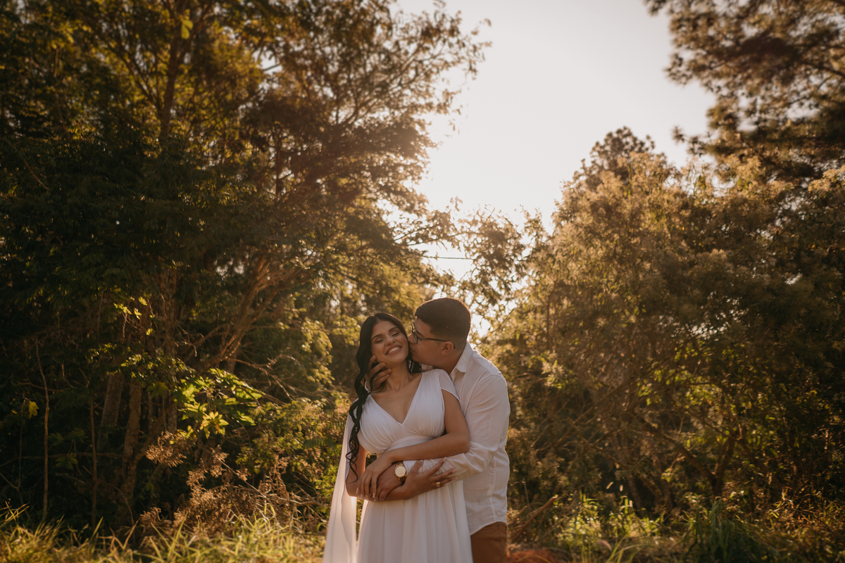 pré-wedding, ensaio fotográfico, fotos, sítio das borboletas, noiva, noivos, noivado, wedding, casamento, fotos de casal, ensaio de casal, fotos no campo, balanço, montanha