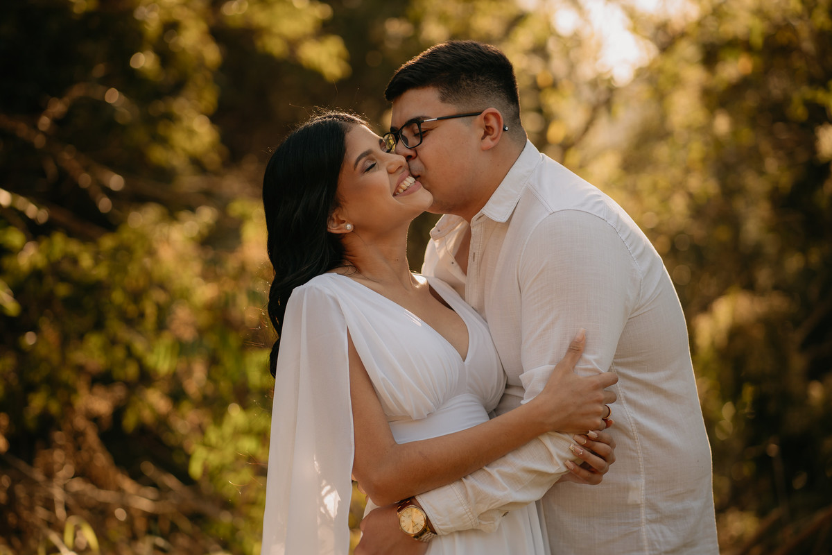 pré-wedding, ensaio fotográfico, fotos, sítio das borboletas, noiva, noivos, noivado, wedding, casamento, fotos de casal, ensaio de casal, fotos no campo, balanço, montanha