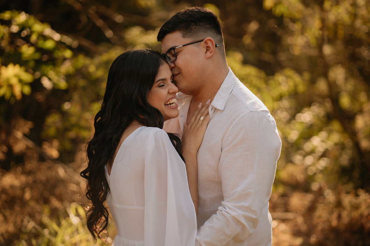 pré-wedding, ensaio fotográfico, fotos, sítio das borboletas, noiva, noivos, noivado, wedding, casamento, fotos de casal, ensaio de casal, fotos no campo, balanço, montanha