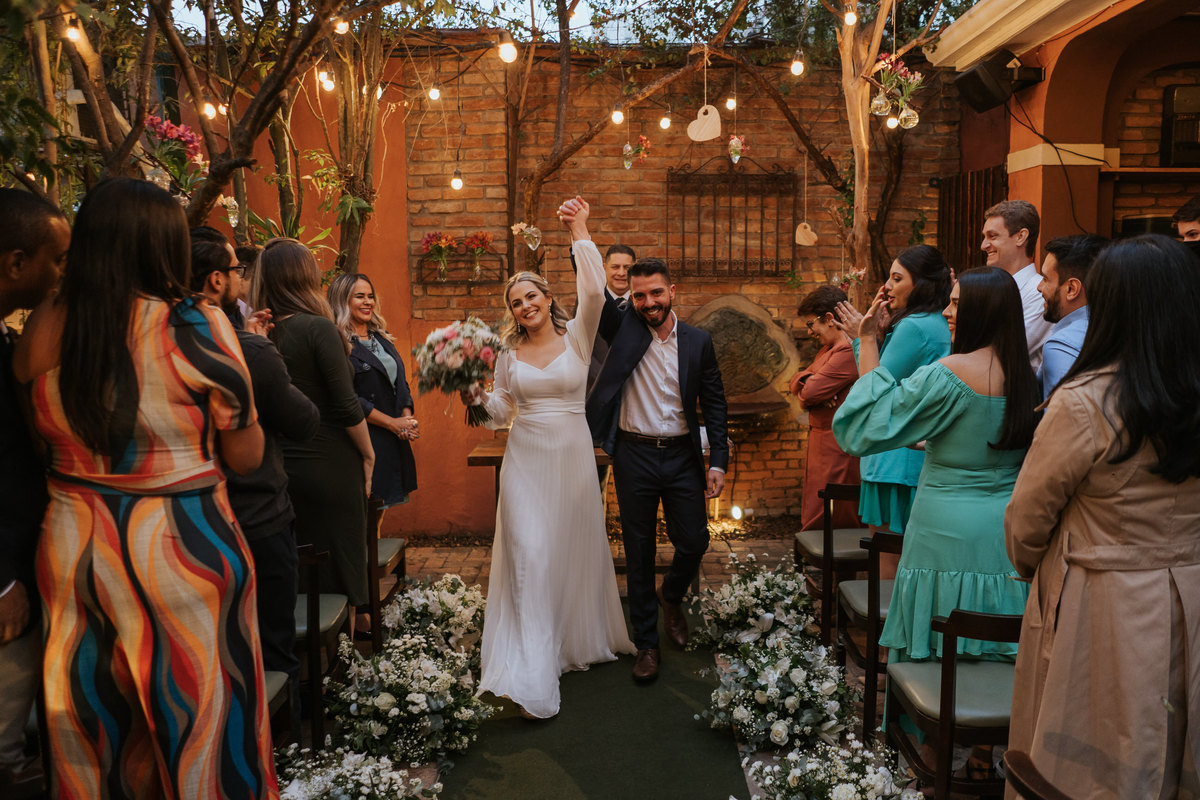 casamento, wedding, mini wedding, restaurante, cerimônia, cerimônia íntima, restaurante flores na varanda, flores na varanda, cerimônia intimista, casamento intimista, intimista, festa intimista, dia da noiva, noiva, dress bride, bride, vestido de noiva