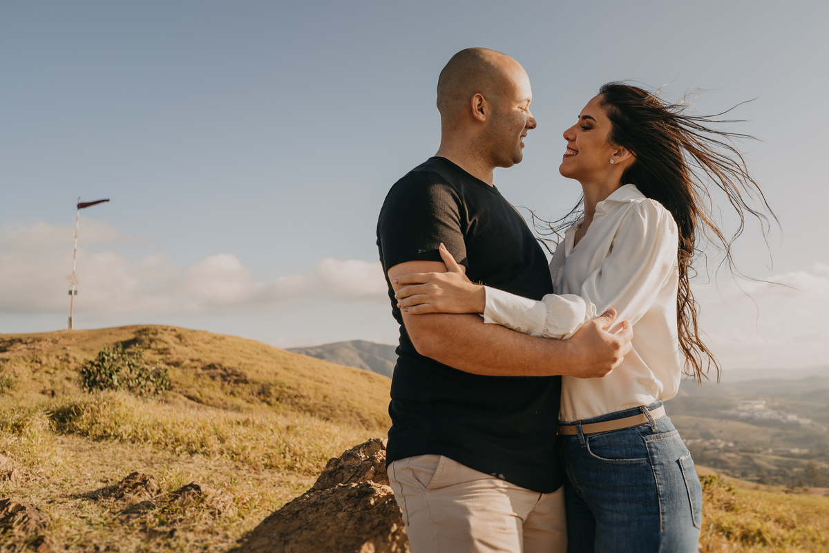 pré-wedding, wedding, ensaio, ensaio fotográfico, foto de casal, casal, noivos, noiva, morro do capuava, namorados