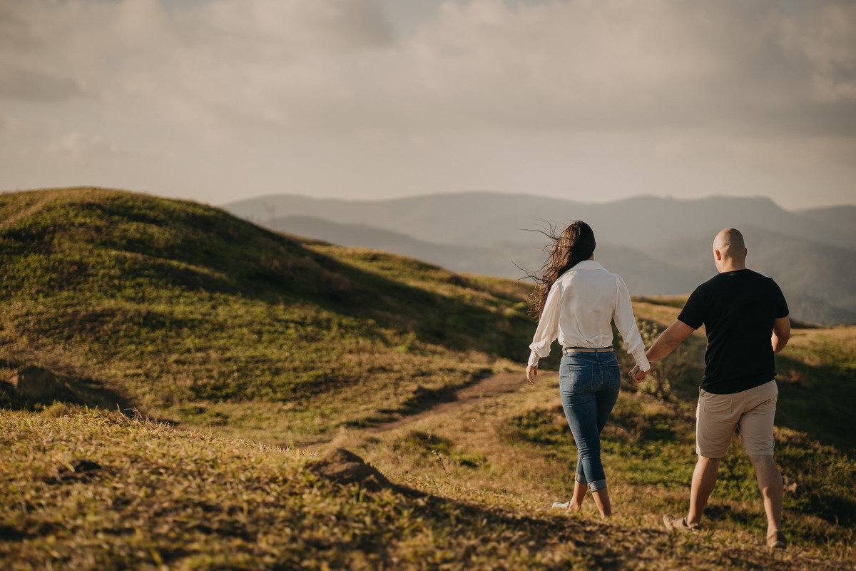 pré-wedding, wedding, ensaio, ensaio fotográfico, foto de casal, casal, noivos, noiva, morro do capuava, namorados