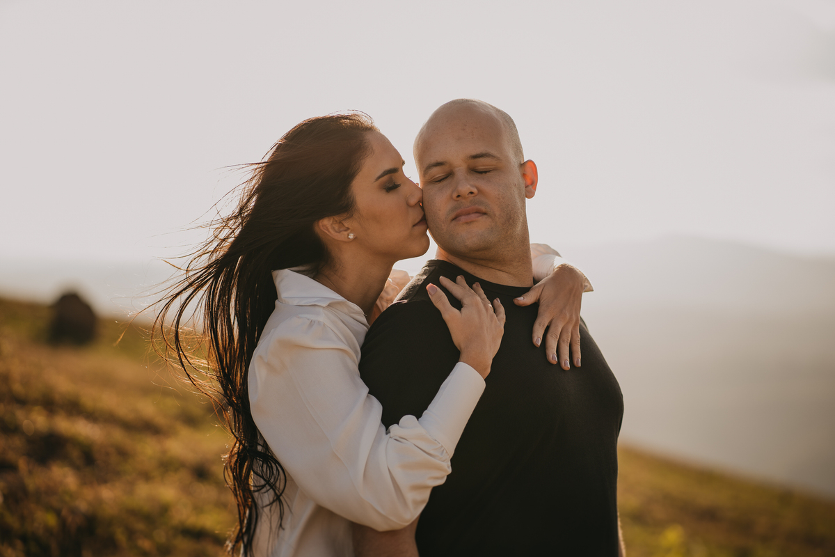 pré-wedding, wedding, ensaio, ensaio fotográfico, foto de casal, casal, noivos, noiva, morro do capuava, namorados