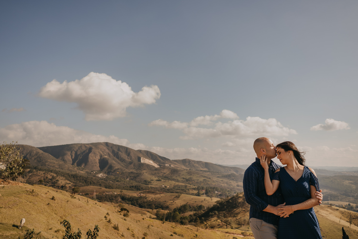 pré-wedding, wedding, ensaio, ensaio fotográfico, foto de casal, casal, noivos, noiva, morro do capuava, namorados