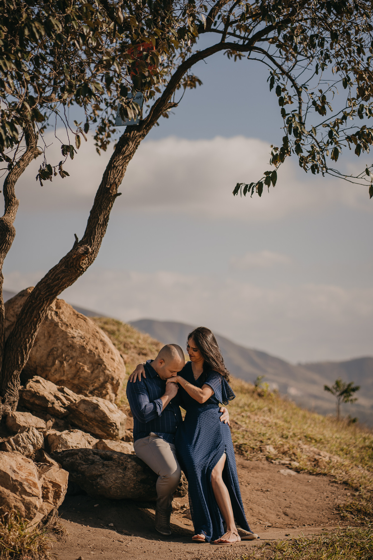 pré-wedding, wedding, ensaio, ensaio fotográfico, foto de casal, casal, noivos, noiva, morro do capuava, namorados