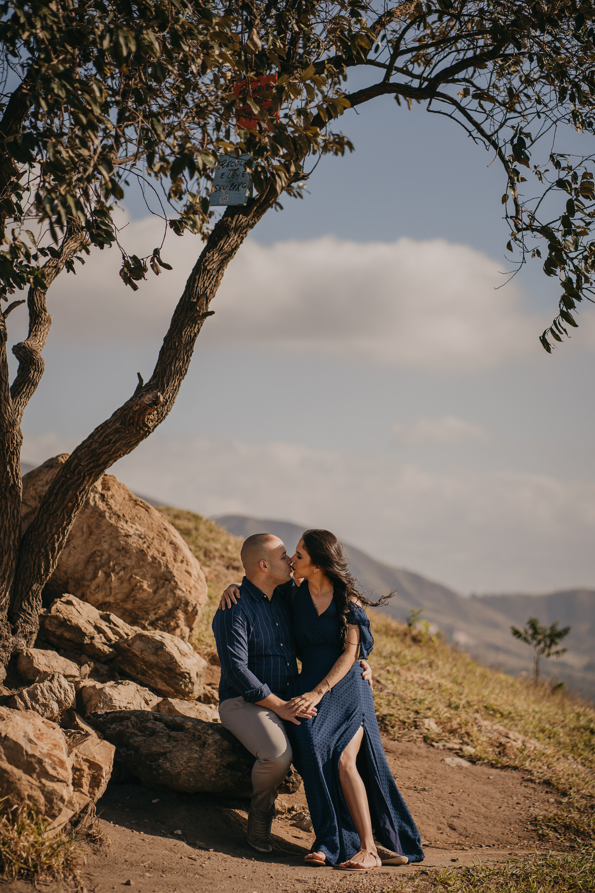 pré-wedding, wedding, ensaio, ensaio fotográfico, foto de casal, casal, noivos, noiva, morro do capuava, namorados