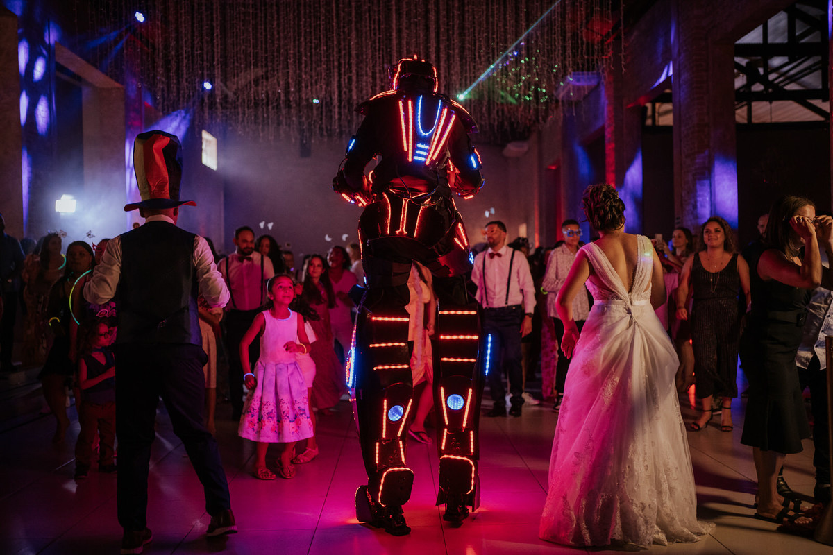 wedding, casamento, buffet, casamento em buffet, buffet para casamento, cerimônia casamento, festa de casamento, dia da noiva, vestido de noiva, noiva, foto de casamento, fotografo de casamento, villaggio europeo, robô para evento